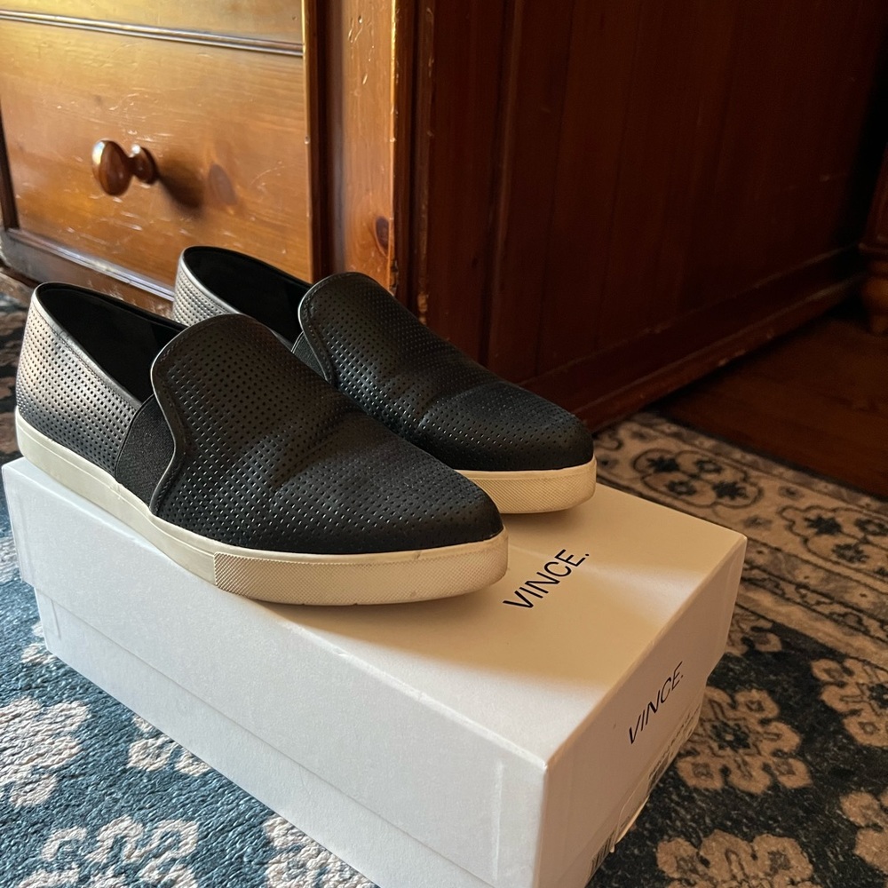 Vince Men's Black and White Slip-On Loafers